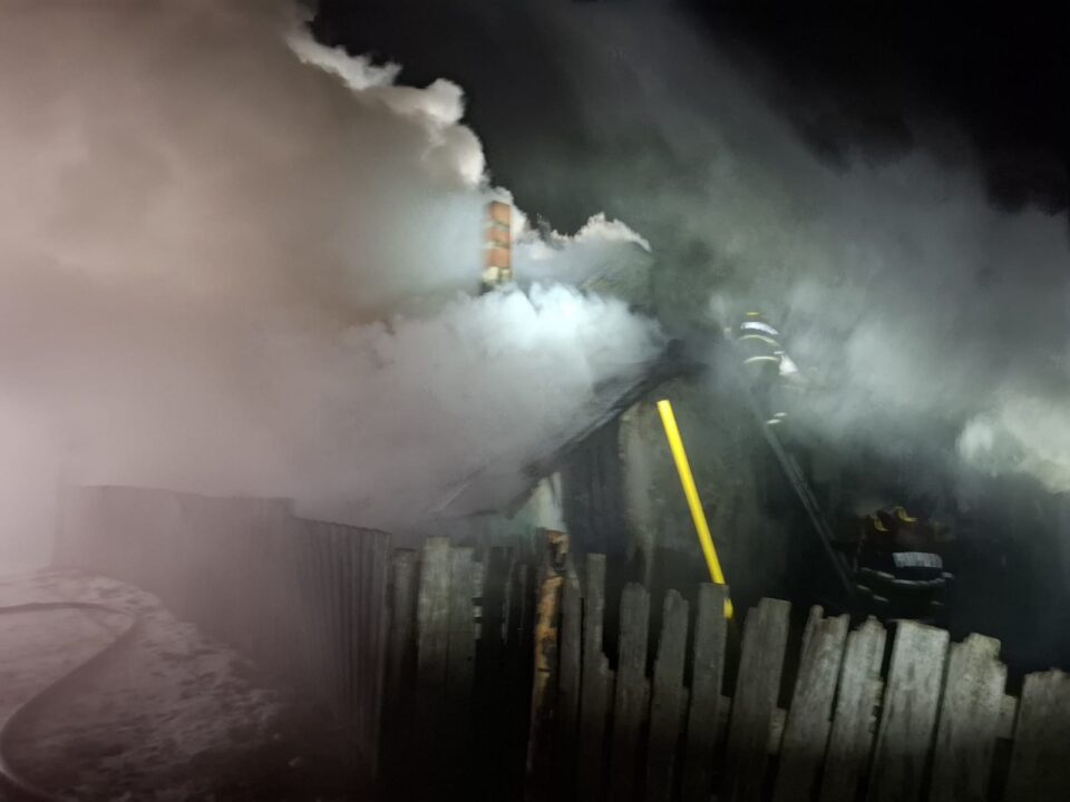 Un nou incendiu a mai distrus o casă, iar totul a plecat de la coșul de fum