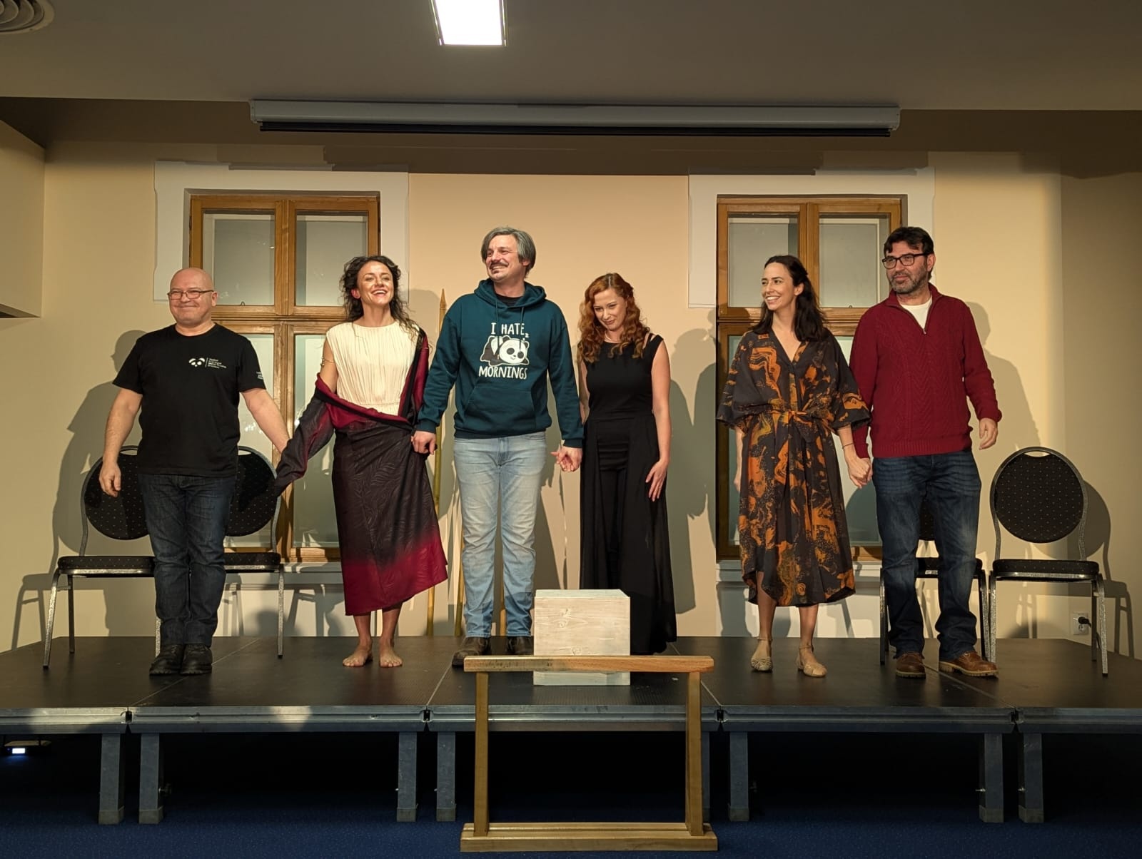 „Grecii de peste mări”, o incursiune în lumea credințelor și ideilor despre viață și moarte, prin intermediul vaselor cu figuri roșii, la Muzeul de Istorie Suceava