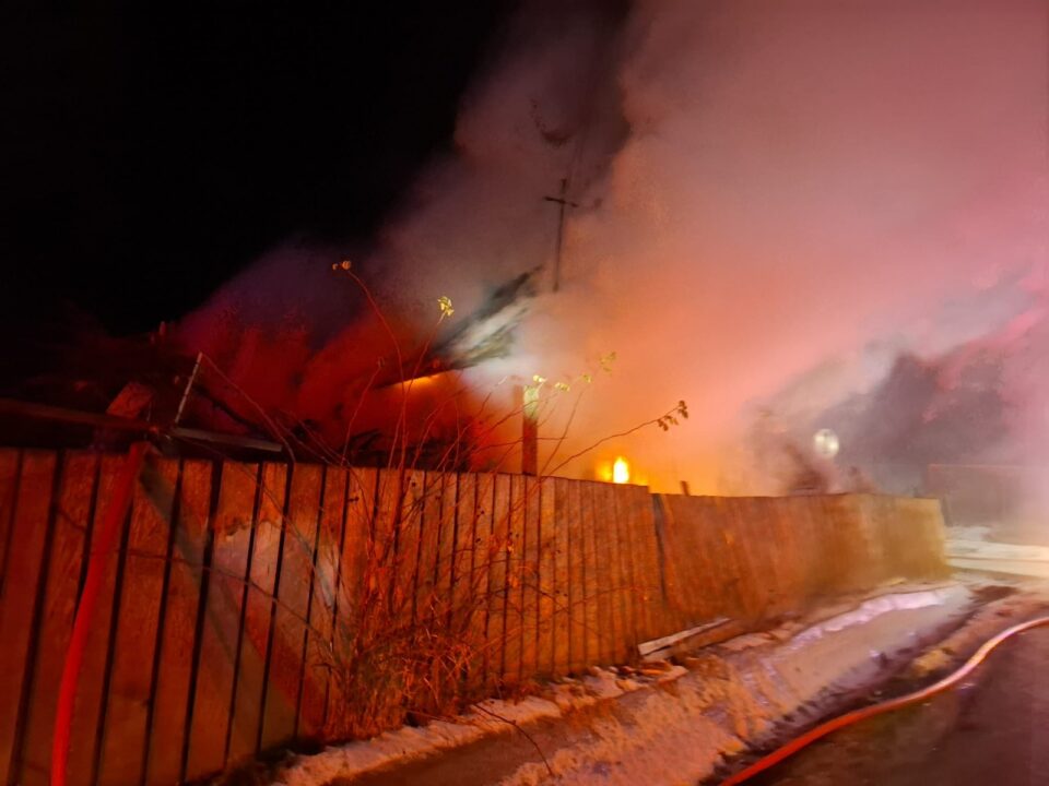 Un nou incendiu a mai distrus o casă, iar totul a plecat de la coșul de fum