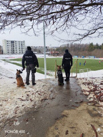 Elevii din trei școli din municipiul Suceava, vizați de controale ale polițiștilor