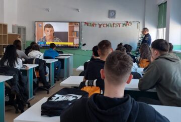 Elevii din trei școli din municipiul Suceava, vizați de controale ale polițiștilor