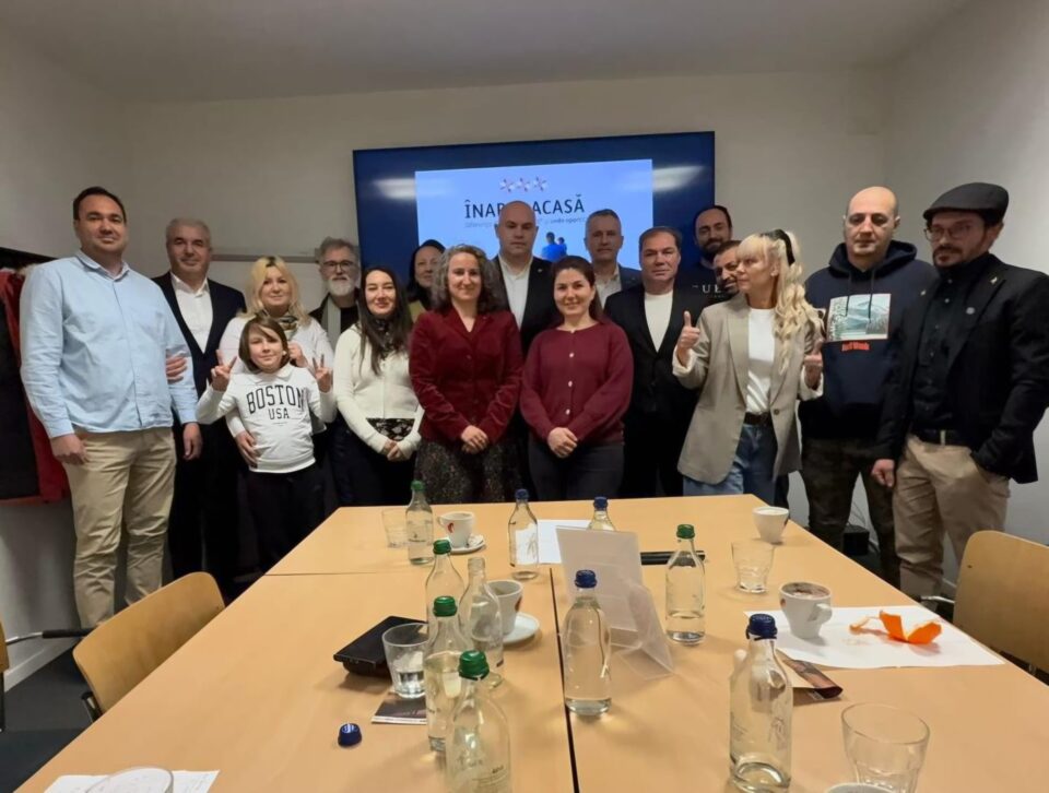 Deputații AUR Florin Pușcașu și consilierul județean Ștefan Cucoradă au discutat cu români din Elveția despre revenirea lor în România