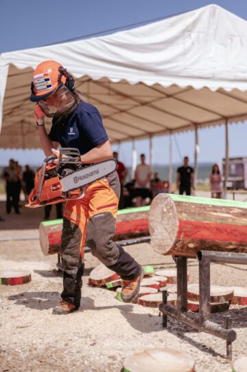 Elevă Colegiului Silvic, sportivă de performanță, spre rezultate mondiale în mânuirea drujbei, cepuire și doborâre
