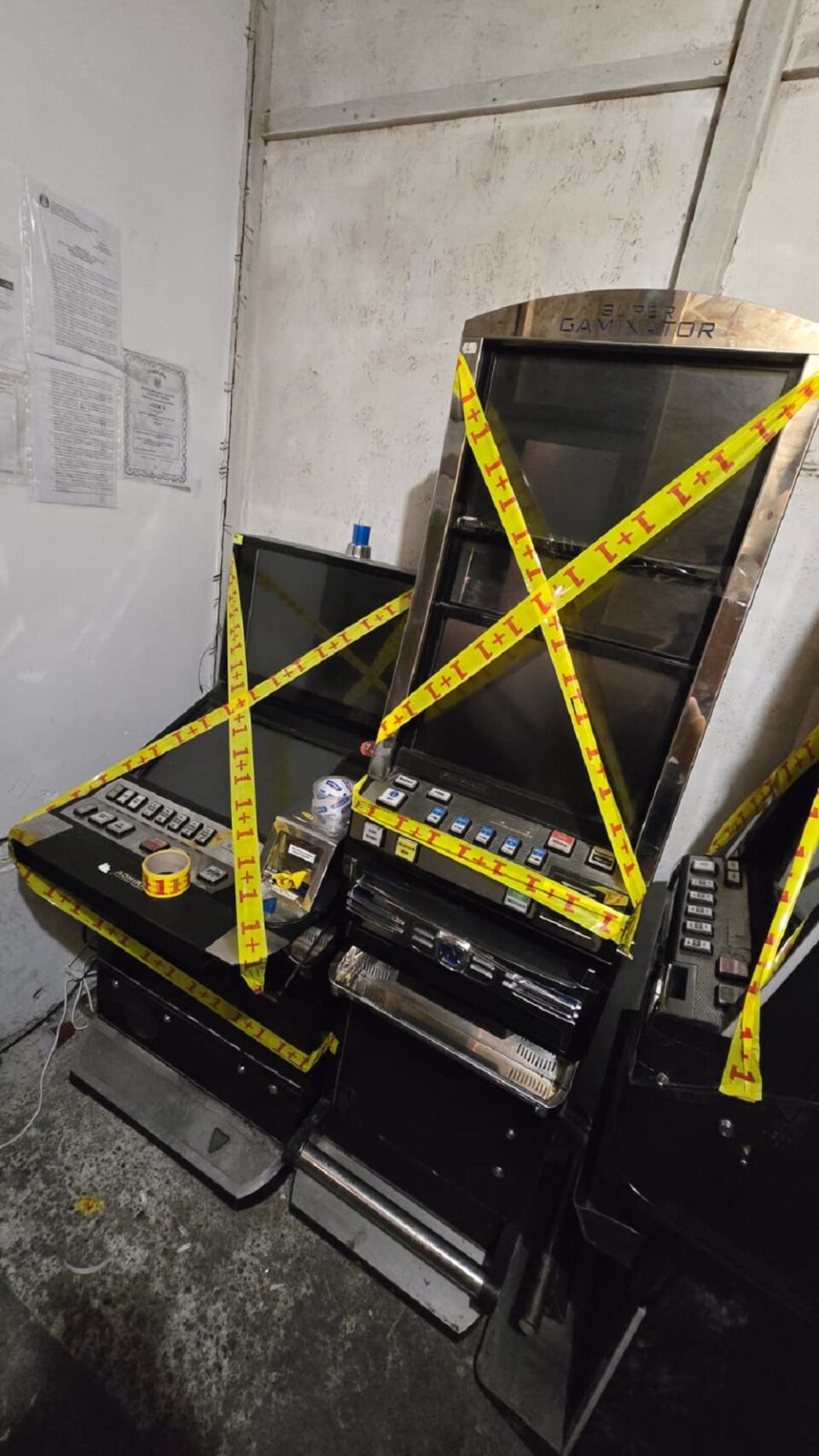 Amenzi de 150.000 de lei aplicate după o amplă razie cu peste 300 de polițiști și jandarmi Amenzi de 150.000 de lei aplicate după o amplă razie cu peste 300 de polițiști și jandarmi