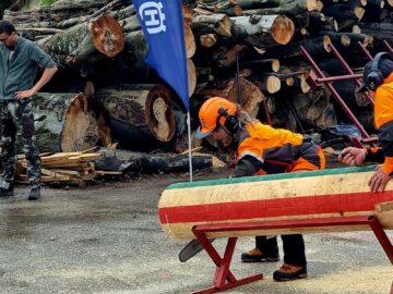 Elevă Colegiului Silvic, sportivă de performanță, spre rezultate mondiale în mânuirea drujbei, cepuire și doborâre