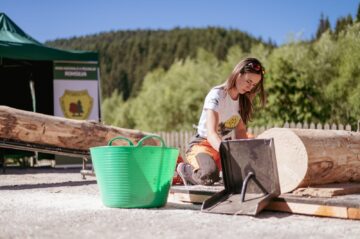 Elevă Colegiului Silvic, sportivă de performanță, spre rezultate mondiale în mânuirea drujbei, cepuire și doborâre