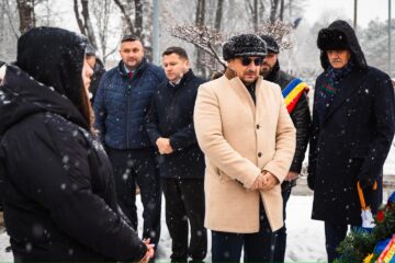 Ziua Unirii Principatelor Române, celebrată de elevi și profesori ai Colegiului „E. Hurmuzachi” Rădăuți