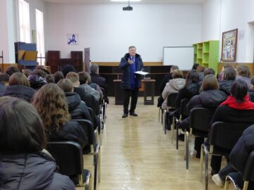 Ziua Unirii Principatelor Române, celebrată de elevi și profesori ai Colegiului „E. Hurmuzachi” Rădăuți