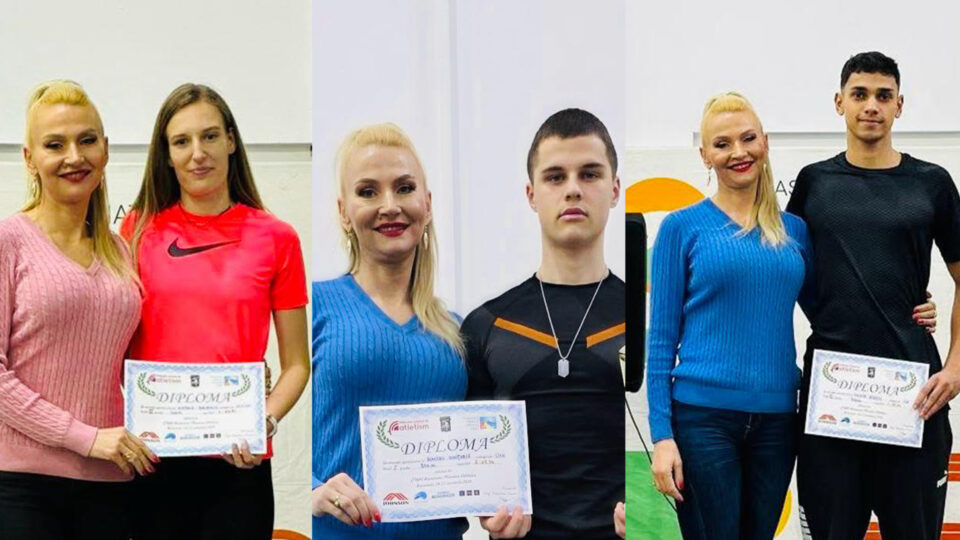 Cei trei medaliați de la CSM Rarăul alături de antrenoarea Elena Erzilia Iancu