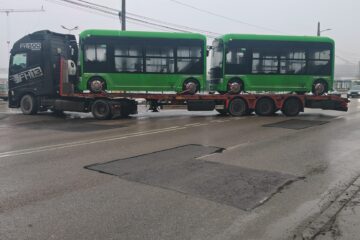 Primele 8 autobuze din cele 15 achiziționate prin POR au ajuns la TPL Suceava