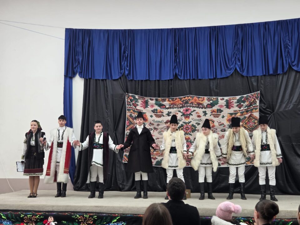 „Mica Unire”, celebrată cu emoție și tradiție la Liceul Tehnologic „Ștefan cel Mare” din Cajvana „Mica Unire”, celebrată cu emoție și tradiție la Liceul Tehnologic „Ștefan cel Mare” din Cajvana