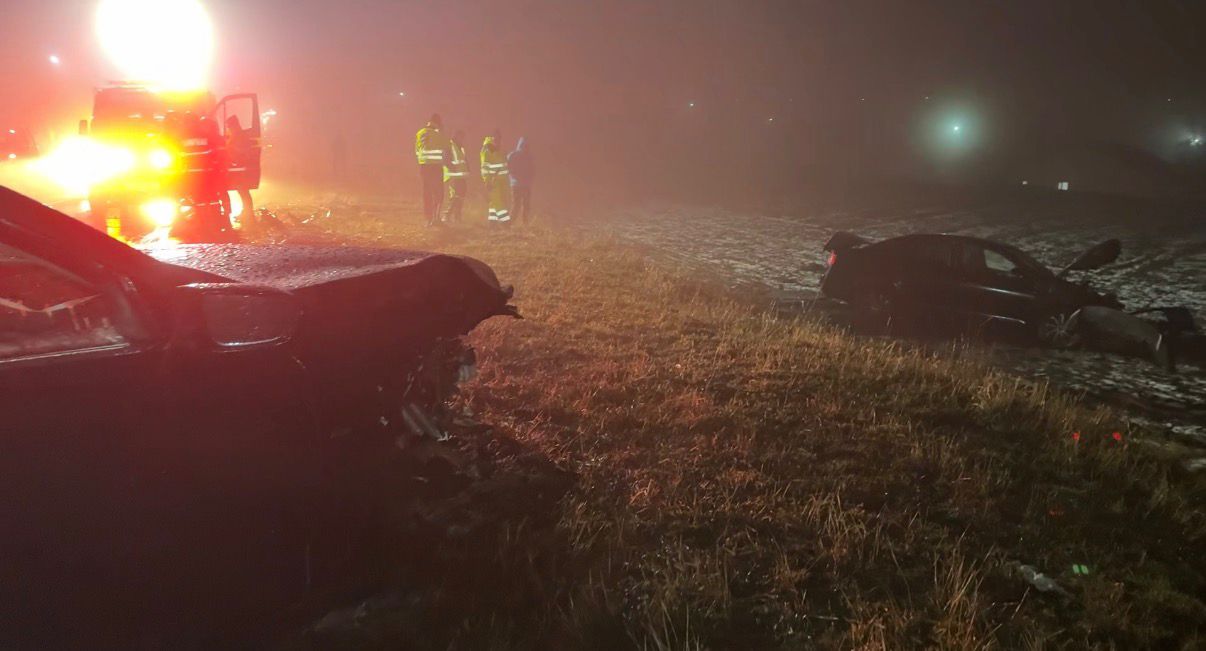 Accident cu trei autoturisme și doi răniți după o neatenție a unuia dintre șoferi