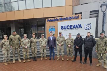 Delegație mixtă româno-americană, primită de viceprimarul Daniel Ungurian la sediul Primăriei Suceava