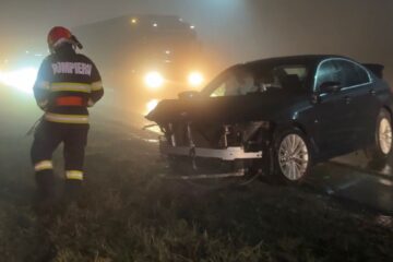 Accident cu trei autoturisme și doi răniți după o neatenție a unuia dintre șoferi