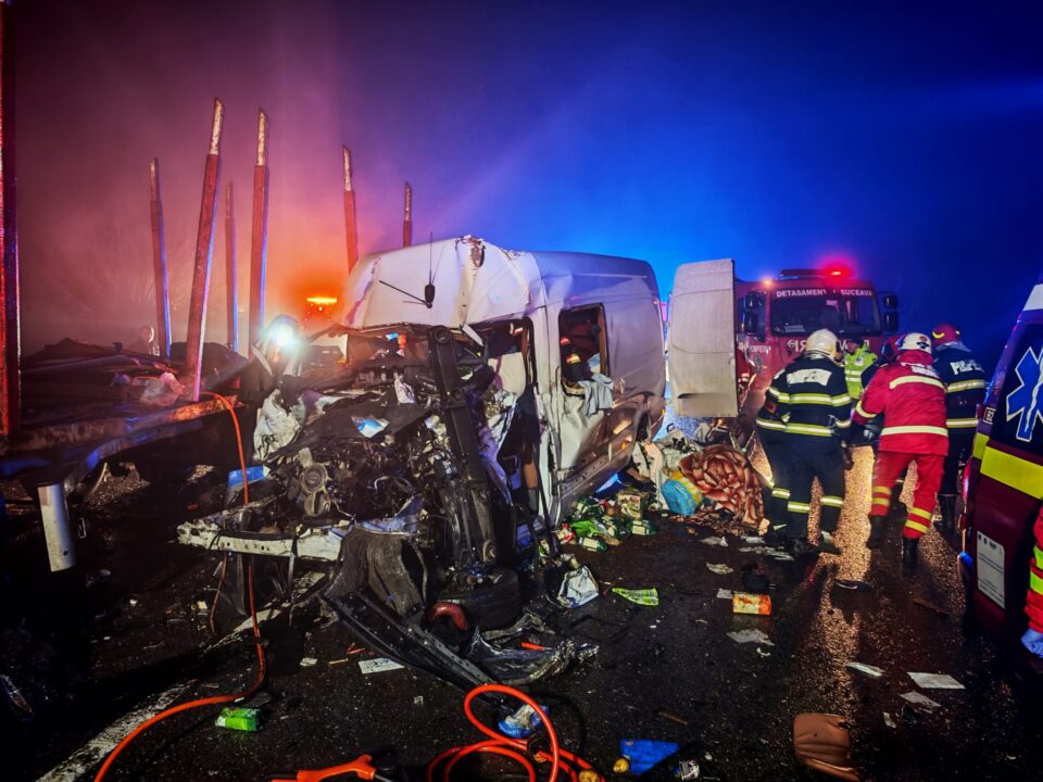 Cei trei răniți în accidentul dintre Stroiești și Ilișești, în stare gravă, la ATI