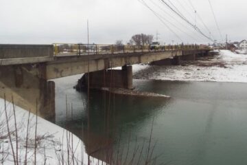 Podul de peste râul Suceava, la Vicovu de Sus, se închide 12 luni, pentru lucrări