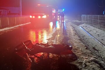 Adolescent în stare foarte gravă, după o ciocnire între două motociclete