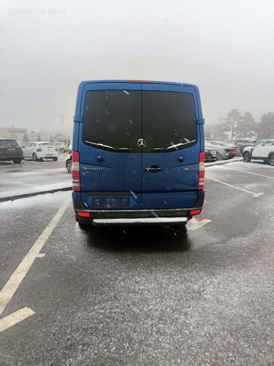 Un ucrainean cu interdicție pentru piraterie auto, prins din nou, cu aceeași mașină, în Aeroportul Suceava