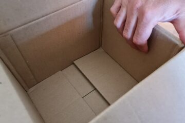 A plătit pentru o pereche de adidași și a primit o cutie de chipsuri