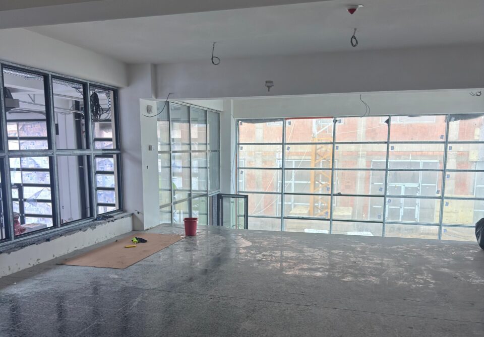 În campusul universitar de la Moara se lucrează intens la interioare