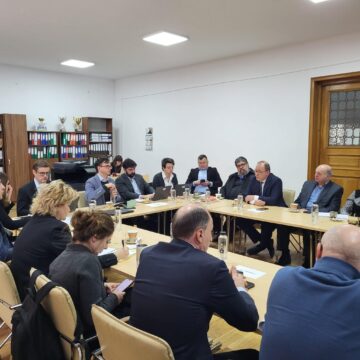 Banca Mondială a organizat la Siret o întâlnire oficială în care s-a analizat capacitatea zonei Suceava–Botoșani de a atrage investitori pentru reconstrucția Ucrainei