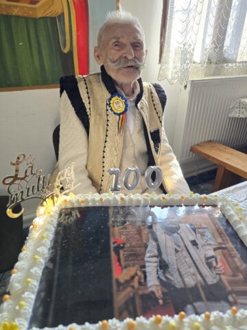 Moment de sărbătoare în satul Brăiești din Cornu Luncii, la aniversarea centenarului Silvestru Ailenei