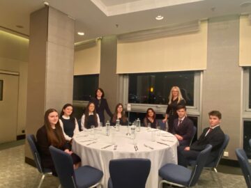 Elevi rădăuțeni, în roluri de delegați ai ONU, la o conferință internațională în Capitală