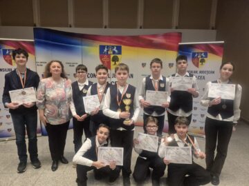 Elevii suceveni, pe podium la Concursul de istorie și geografie „La școala cu ceas”, de la Râmnicu Vâlcea