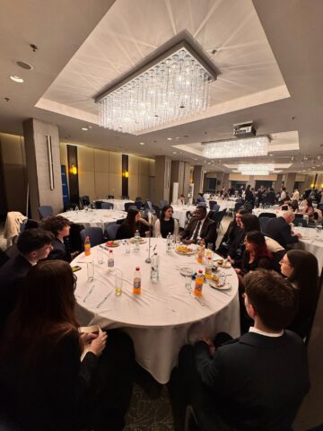 Elevi rădăuțeni, în roluri de delegați ai ONU, la o conferință internațională în Capitală