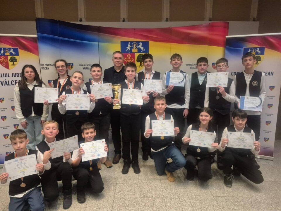 Elevii suceveni, pe podium la Concursul de istorie și geografie „La școala cu ceas”