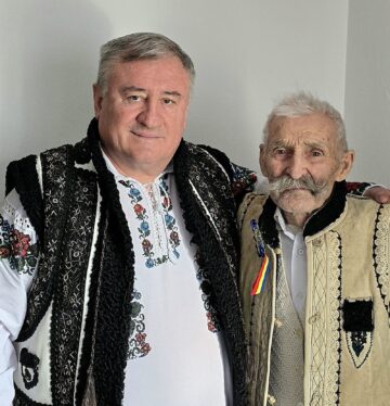 Primarul Gheorghe Fron și Silvestru Ailenei