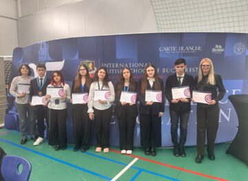 Elevi rădăuțeni, în roluri de delegați ai ONU, la o conferință internațională în Capitală