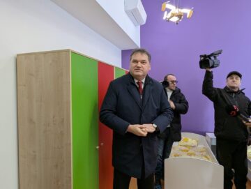 Ministrul Dezvoltării, Cseke Attila, a inaugurat marți noua creșă din Siret