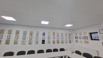 „Umanul provocator”, de Alexandru-Gabriel Juravle, „o expoziție despre identitate ca spectacol”