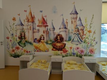 Ministrul Dezvoltării, Cseke Attila, a inaugurat marți noua creșă din Siret