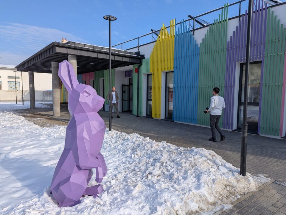 Ministrul Dezvoltării, Cseke Attila, a inaugurat marți noua creșă din Siret