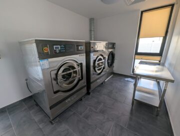 Ministrul Dezvoltării, Cseke Attila, a inaugurat marți noua creșă din Siret