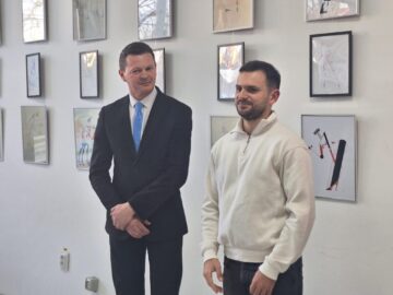 „Umanul provocator”, de Alexandru-Gabriel Juravle, „o expoziție despre identitate ca spectacol”