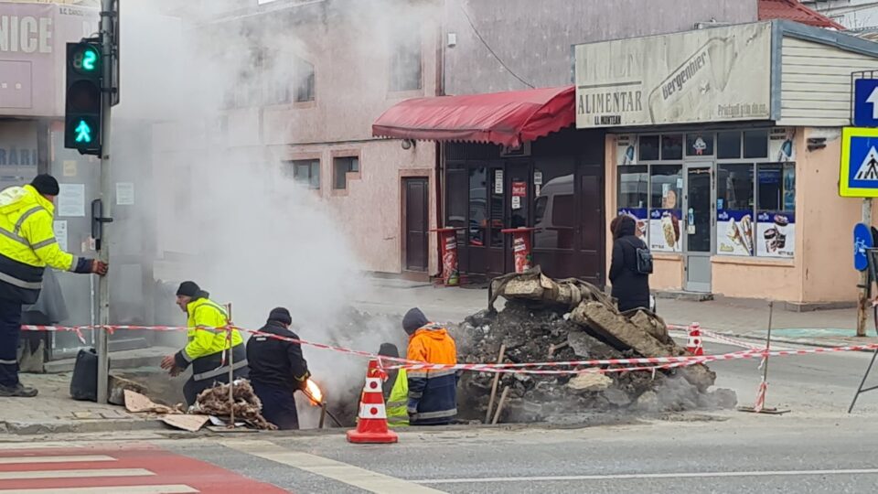 Avarie la magistrala de termoficare din Burdujeni - intervenții în zona Orizont