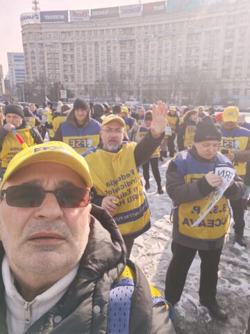Angajați din învățământul sucevean, în protest la București