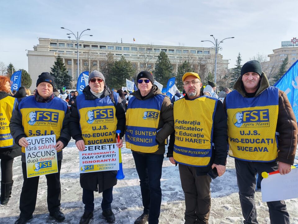 Angajați din învățământul sucevean, în protest la București