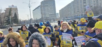 Angajați din învățământul sucevean, în protest la București