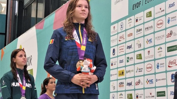 Aissia Prisecariu s-a impus la Campionatul European în ape înghețate cu record mondial