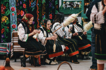 Frânturi din lumea satului de odinioară, la Vicovu de Sus