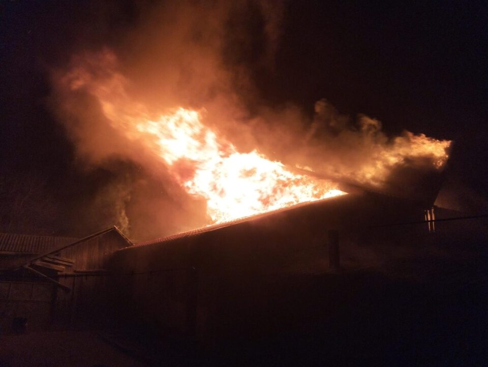 Casă afectată grav de un nou incendiu de la coșul de fum