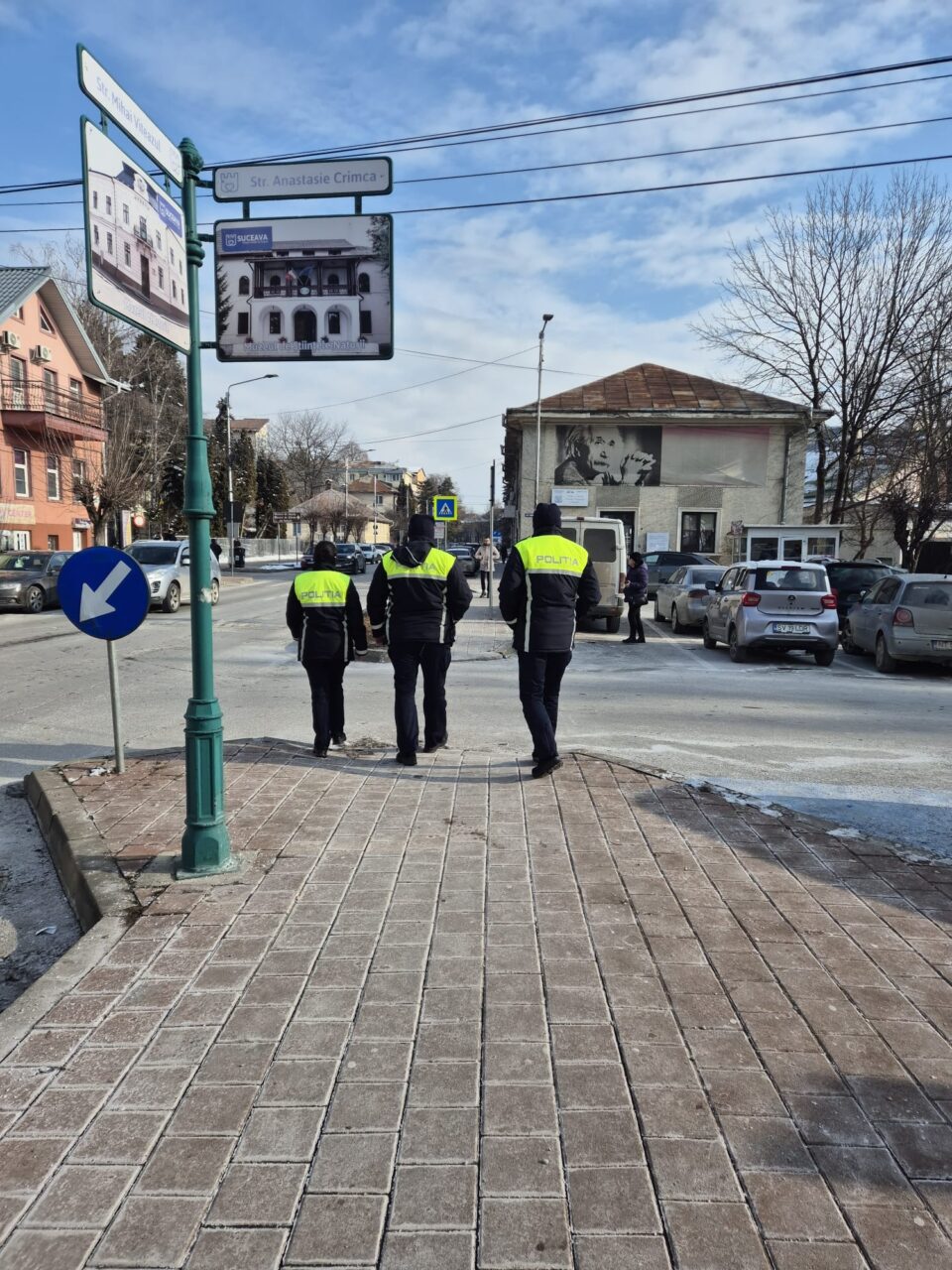 27 de elevi chiulangii, prinși de poliție în cafenele și localuri, în timpul orelor de curs