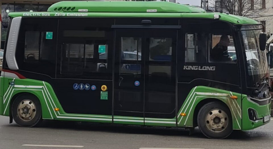 Microbuzul implicat în accident