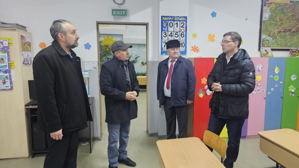 Vicepreședintele Parlamentului European, Victor Negrescu, a dat ca exemplu comuna Cornu Luncii cu proiectul de modernizare a școlii din Băișești