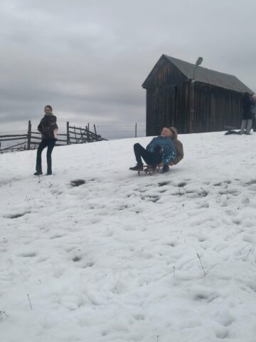 „Iarna în Poieniță” a adus bucuria sporturilor de iarnă la Poiana Stampei