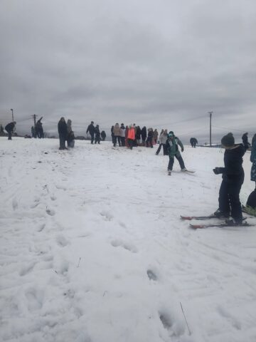 „Iarna în Poieniță” a adus bucuria sporturilor de iarnă la Poiana Stampei